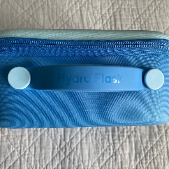 Hydro Flask Insulated Lunchbox - Picture 6 of 6